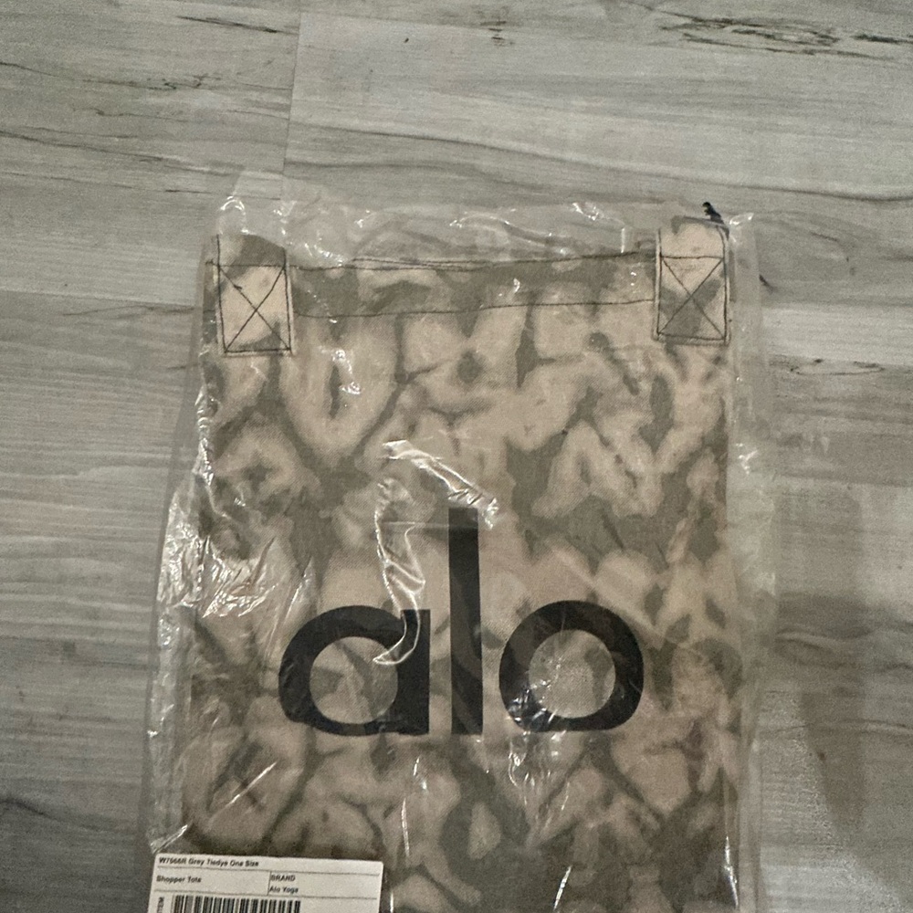 Alo Yoga has released tie-dye bag